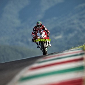 范戴克，我们一直在寻找进球机会，这是场当之无愧的胜利